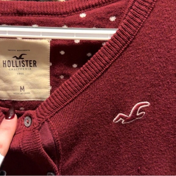 Vintage Hollister Women's Burgundy Cardigan - Picture 2 of 2